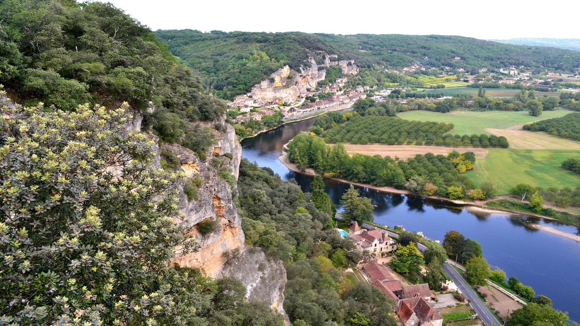 Resor till Bouliac Boka semester nu på Escapeaway.se
