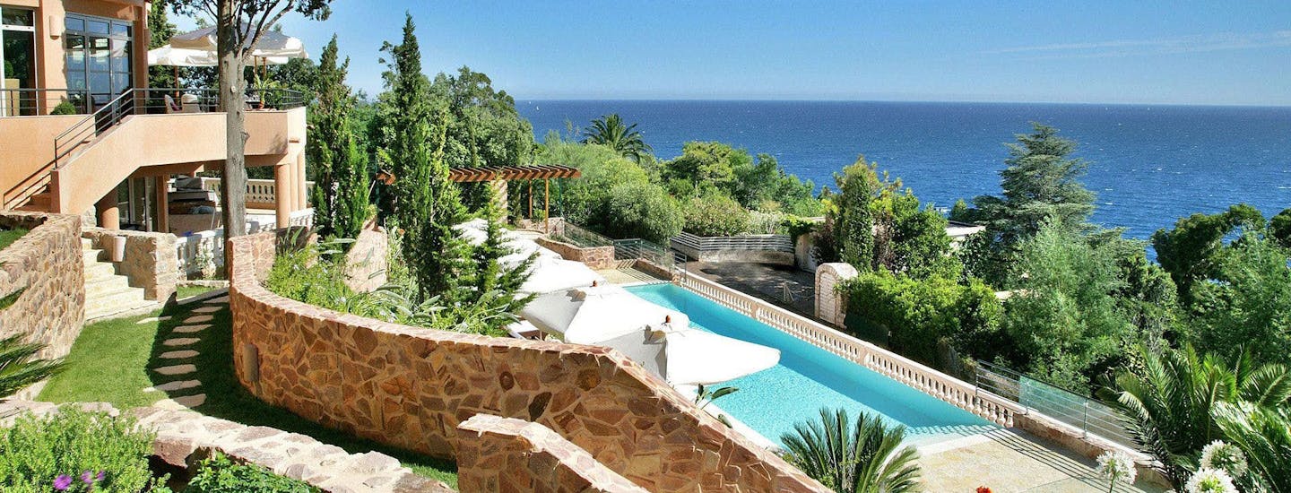 Hotell med havsutsikt och pool, Provence Alps Côte d'Azur, Frankrike