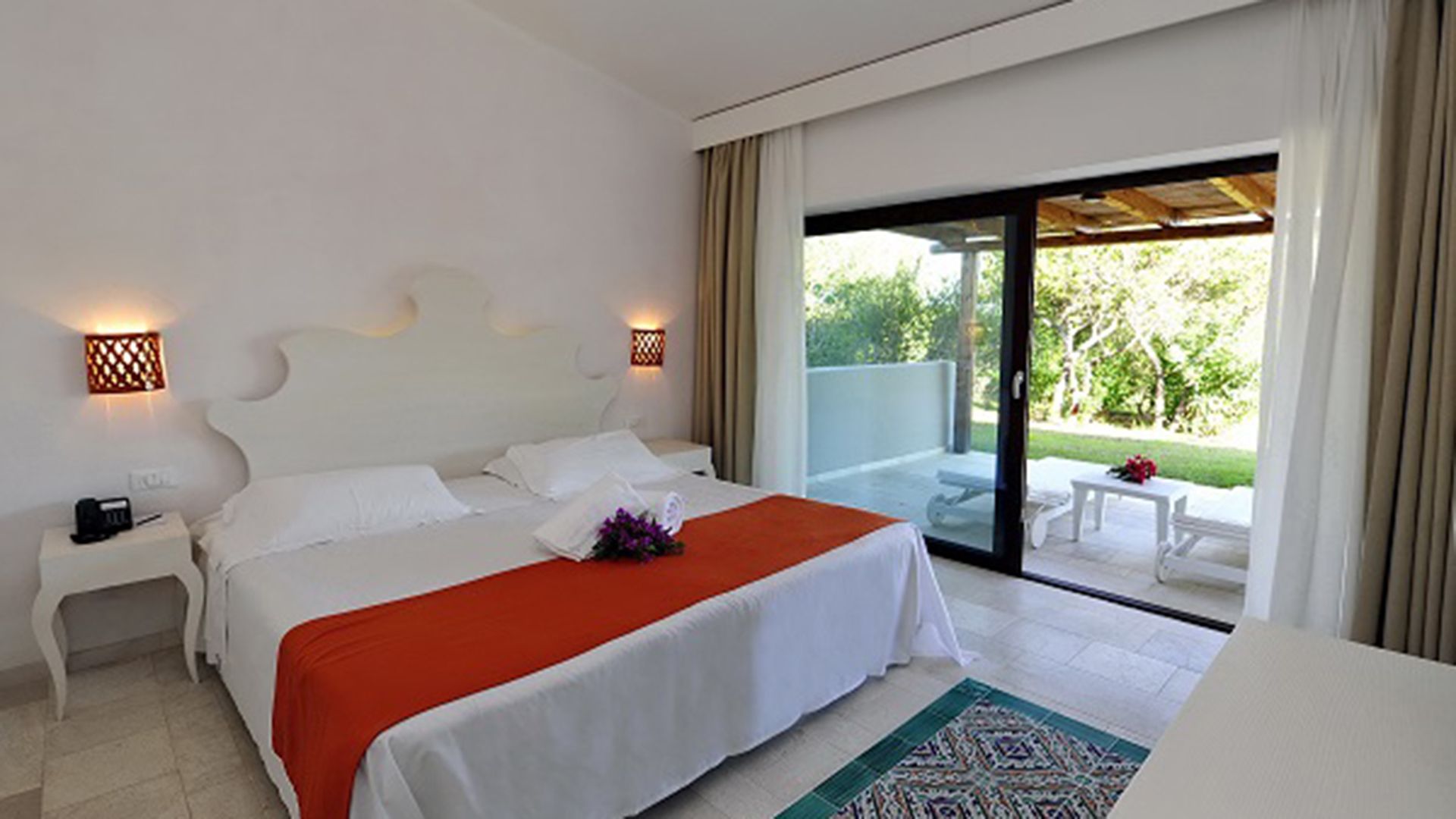 Paradise resort hotel sardinien hideaways.dk Hvad betyder 2 stuer en suite