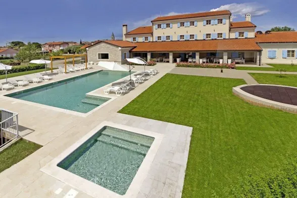 Velanera Hotel & Restaurant