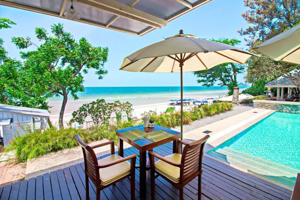 Baan Bayan Beachfront Hotel